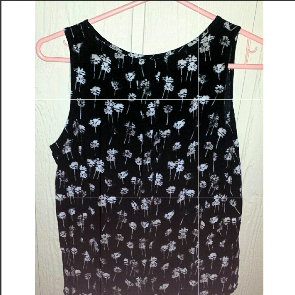Black floral flow tank